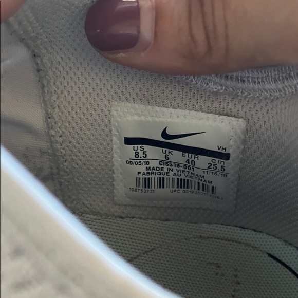 Nike Air Max Light Gray and Green Sneakers - Picture 13 of 13